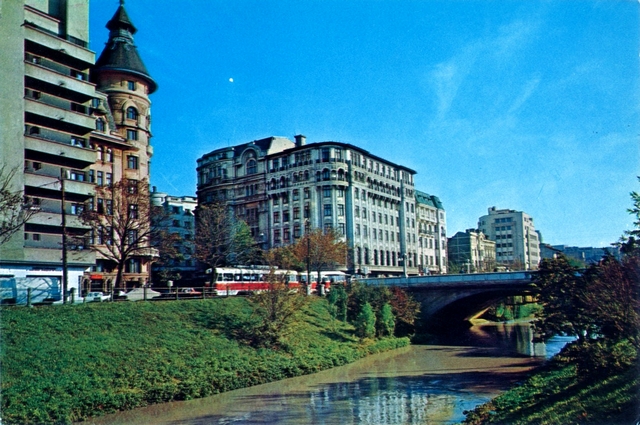 1510 - Bucuresti. Pe cheiul Dambovitei
